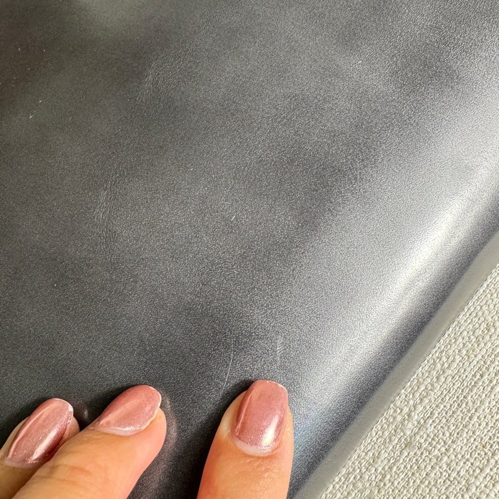 Bally Vintage Clutch Purse. - Picture 13 of 17